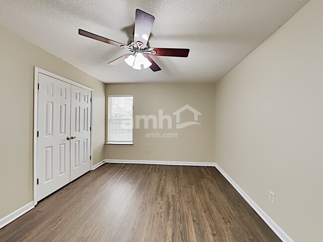 Building Photo - 8396 Cross Pointe Drive