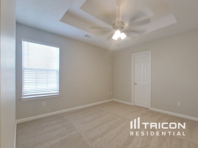 Building Photo - 373 Hidden Creek Ln