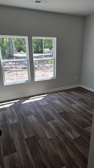 Building Photo - 1082 Harbor Dr