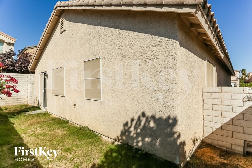 Building Photo - 9037 Meisenheimer Ave