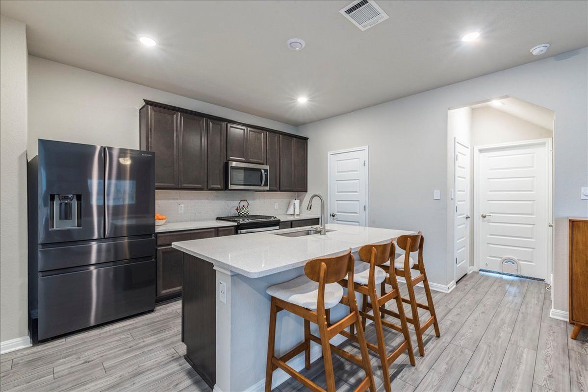 Building Photo - 122 Fairmeadow Downs Dr