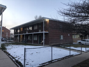 Building Photo - "Charming 1-Bedroom apartment with Spacious Layout in the Heart of Salt Lake City!"