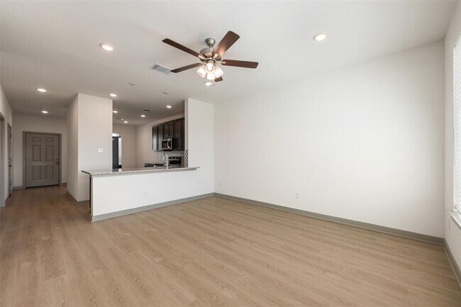 Building Photo - 270 Boatright Blvd
