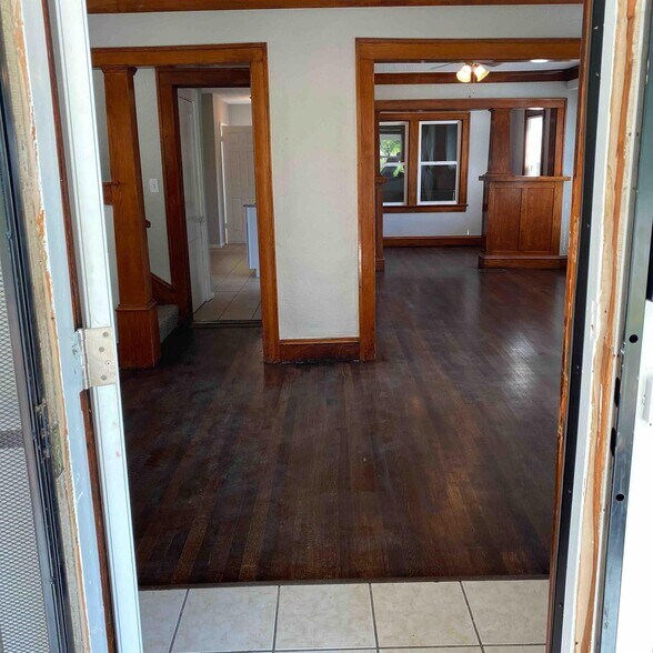 Building Photo - 3447 Bales Ave