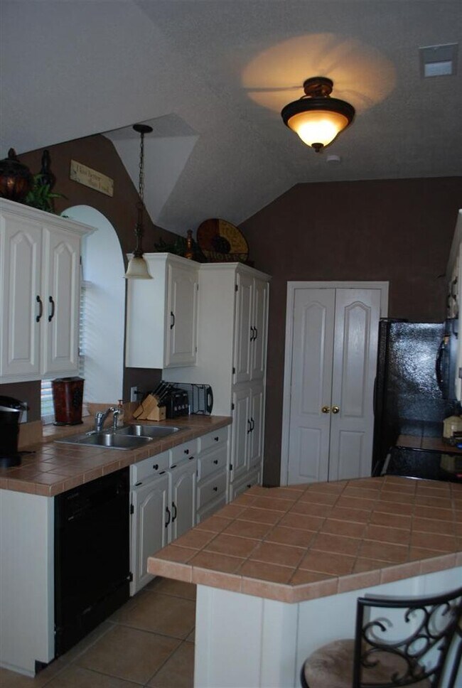 Building Photo - VIEW NOW/COMING SOON - Charming 3 Bed Home in NRH | Open Kitchen + Spacious Backyard