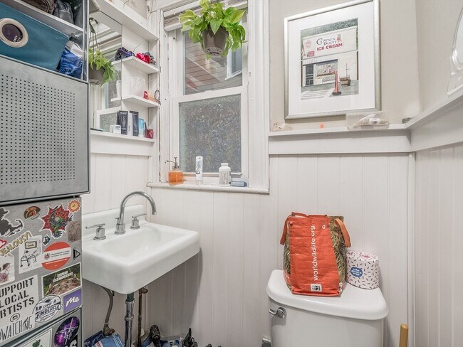 Building Photo - 81 Bristol Rd