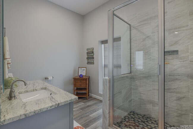 Building Photo - Hill Country Retreat