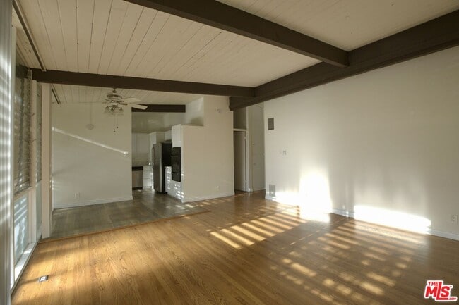 Building Photo - 11133 Rose Ave