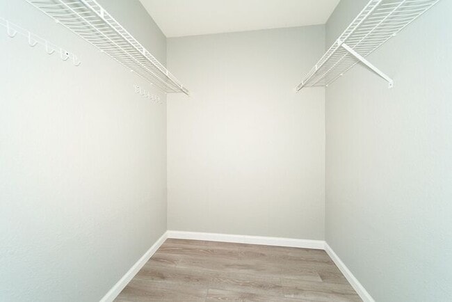 Building Photo - Newly Renovated 3 Bedroom Home in Avon Schools!