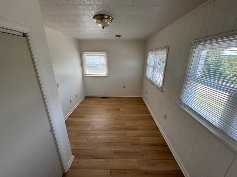 Bedroom - 118 Riverside Dr
