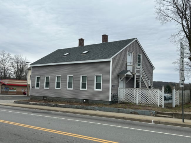 Building Photo - 120 Main St