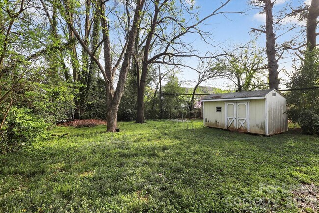 Building Photo - 1415 Herrin Ave