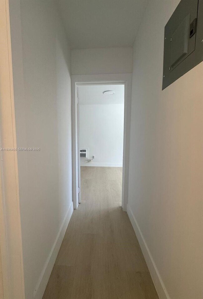 Building Photo - 7535 NE 2nd Ct