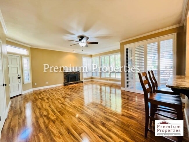 Building Photo - Beautiful 2BD/2BA Condo Unit in the Gated Community of Lakemont at Canyon Lakes- San Ramon