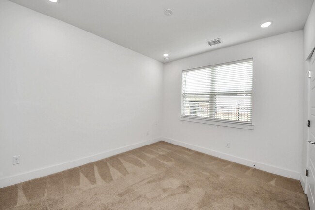 Building Photo - 4623 Cochran St