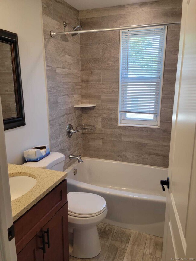 Building Photo - 62 High Ridge Dr