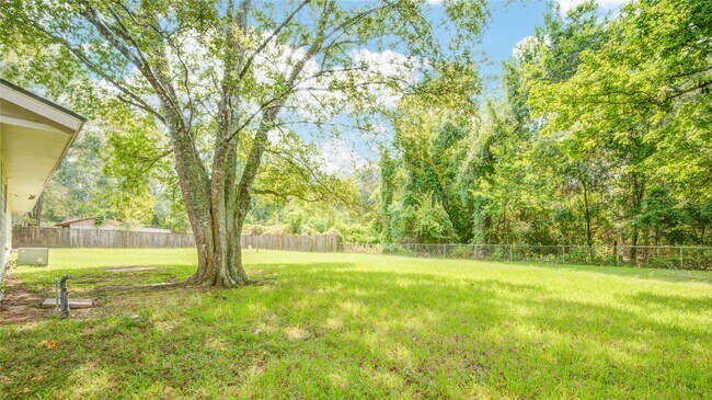 Building Photo - 804 Chickasaw Dr