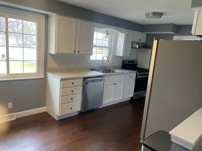 Building Photo - House in Morton, IL - 3 Bedroom/ 2.5 Baths