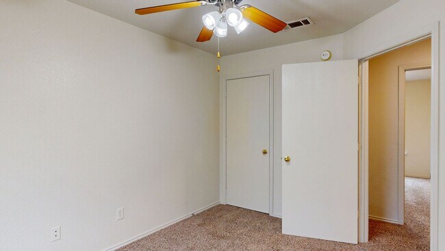 Building Photo - 2 WEEKS FREE RENT +  STAINLESS STEEL APPLIANCES!!!!