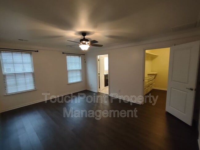 Building Photo - 4073 Zilker Park Dr