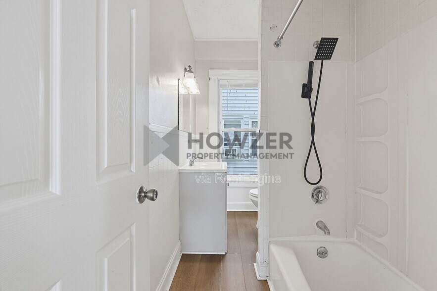 Building Photo - 14-18  Chester Avenue Unit 16
