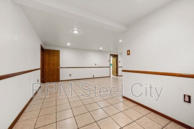 Building Photo - 1529 Alexander Cir