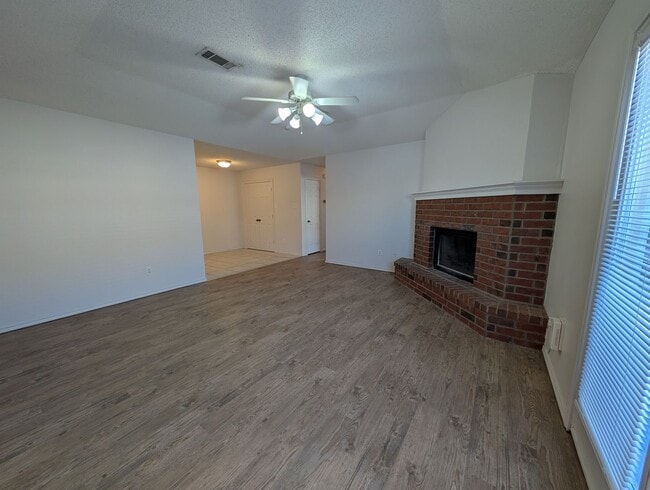 Building Photo - 2413 87th St