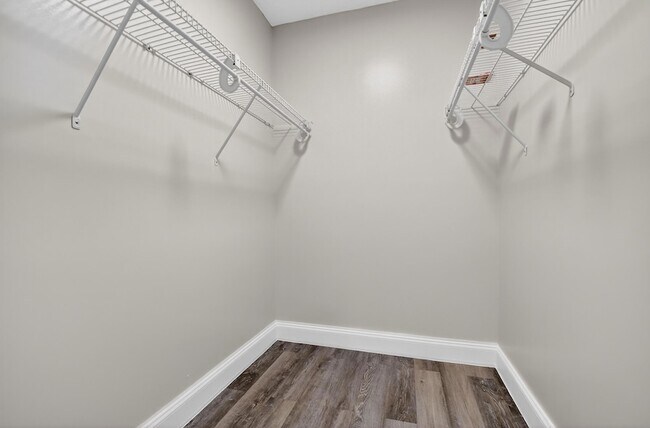 Building Photo - 484 Springdale Cir