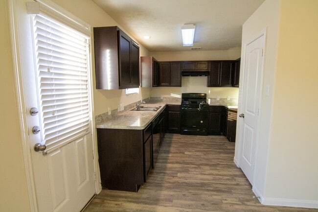 Building Photo - 13006 Bella Vida Ln