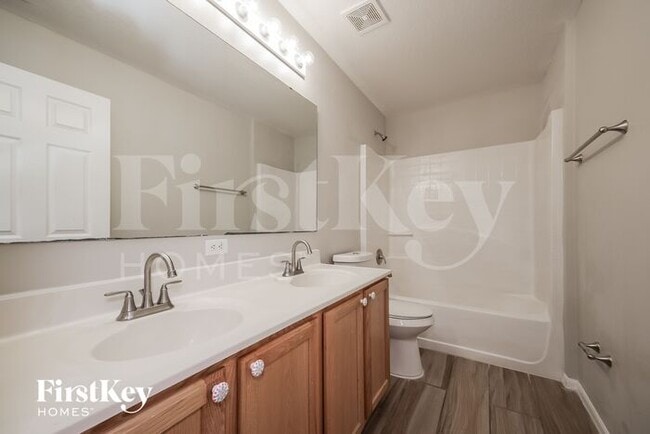 Building Photo - 509 Ronshelle Ave