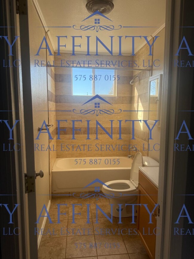 Building Photo - 2 Bedroom Home