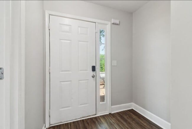 Building Photo - Fantastic 3bd/2.5ba home! Let yourself in!