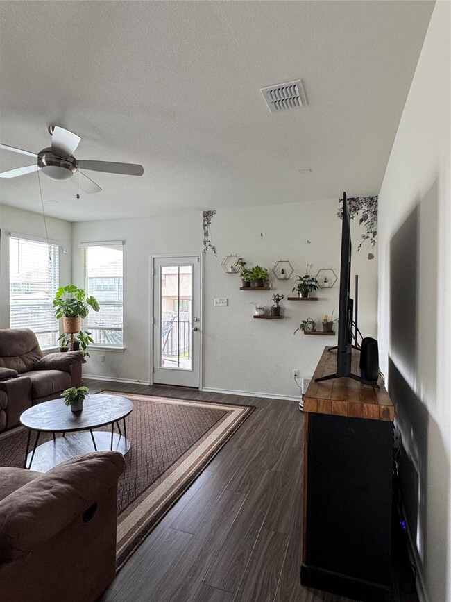 Building Photo - 3653 Carinaro Lp
