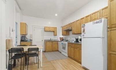 Primary Photo - 1258 Commonwealth Ave