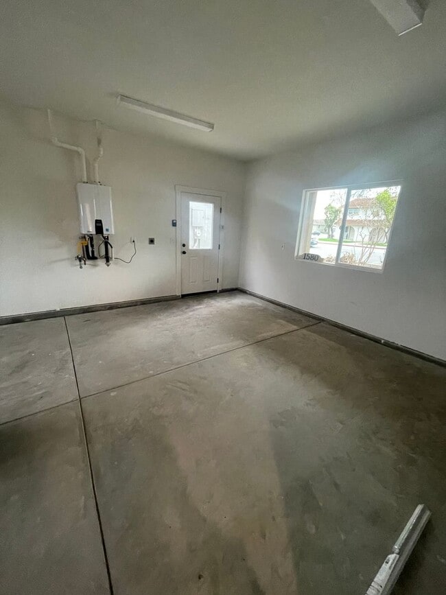 Building Photo - 2 Bedroom, 2 Bathroom ADU