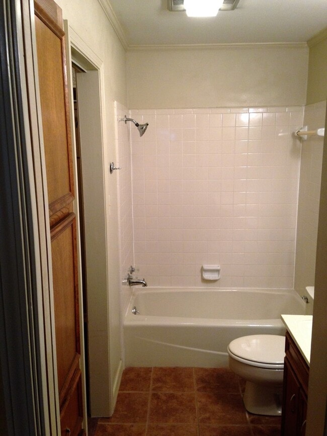 Building Photo - ** 3/2 IN NEW GREENACRES PLACE **