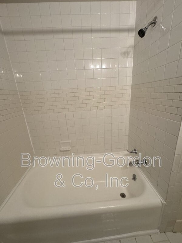 Building Photo - 1806 15th Ave S