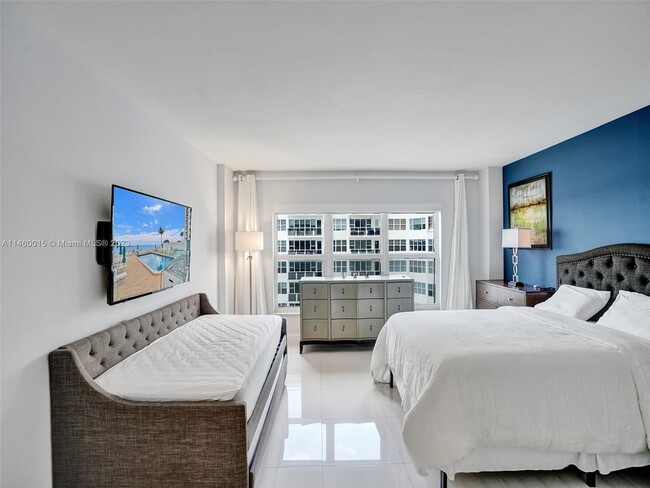 Building Photo - 3750 Galt Ocean Dr