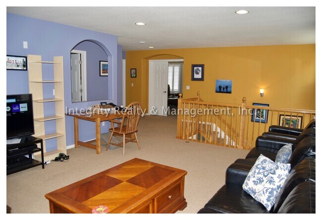 Building Photo - 10328 Longwood Way