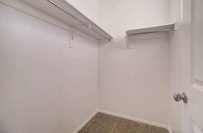 Building Photo - 42098 W Balsa Dr