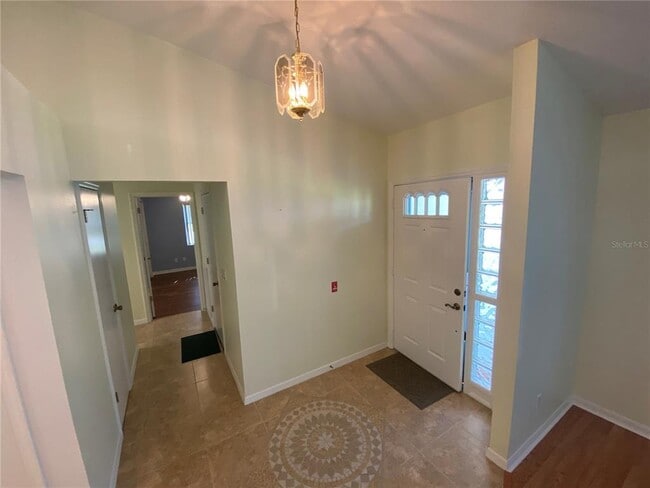Building Photo - 26840 Racquet Cir