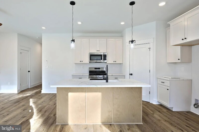 Building Photo - 1022 Trinity Rd