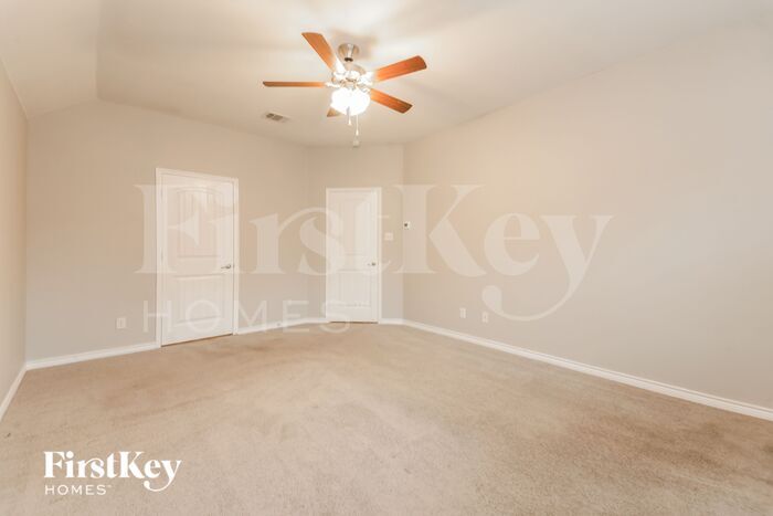 Building Photo - 573 Jamestown Ln