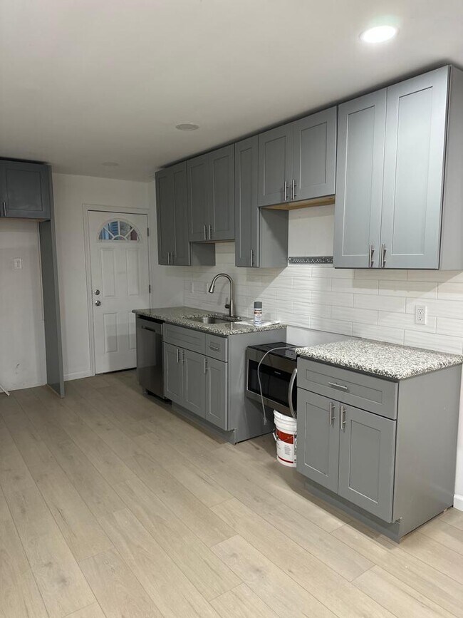 Building Photo - 3432 N 18th St