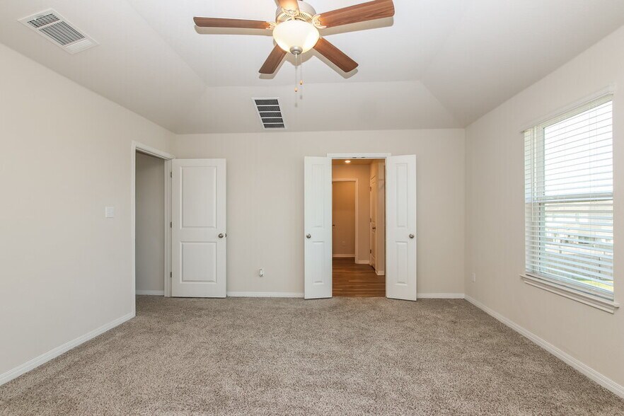 Building Photo - 137 Outlaw Dr