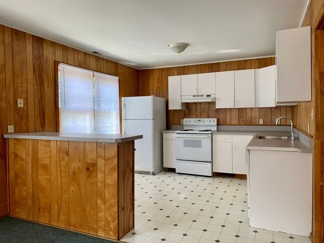 Building Photo - 608 Willard Pl