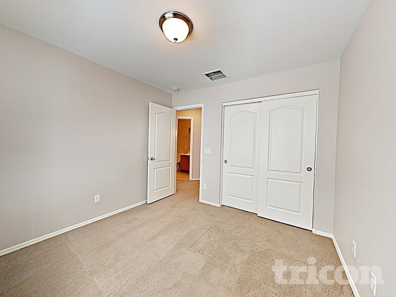 Building Photo - 25768 W Victory St