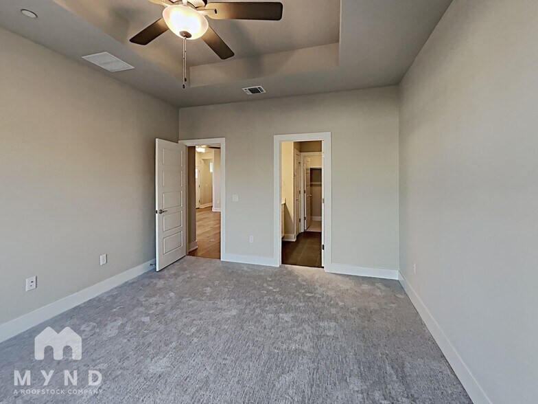 Building Photo - 1606 Roseburg Dr