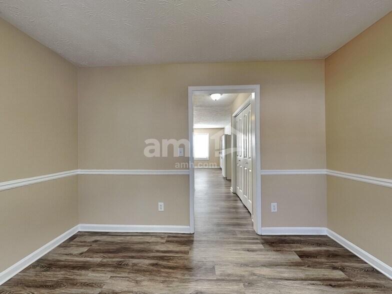 Building Photo - 2912 Canopy Cir