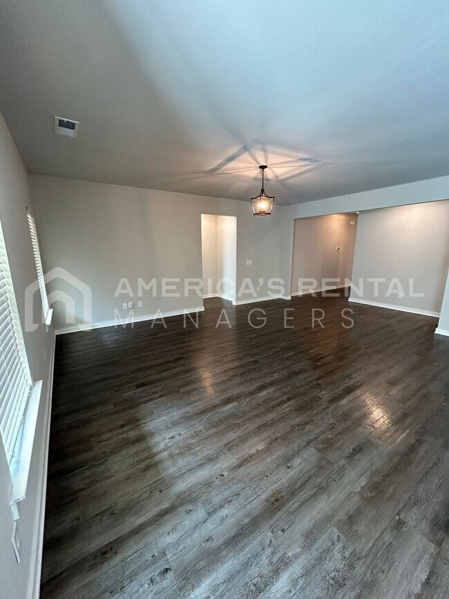 Building Photo - Home for Rent in Jemison, AL. Available to View with 48 Hour Notice!!!